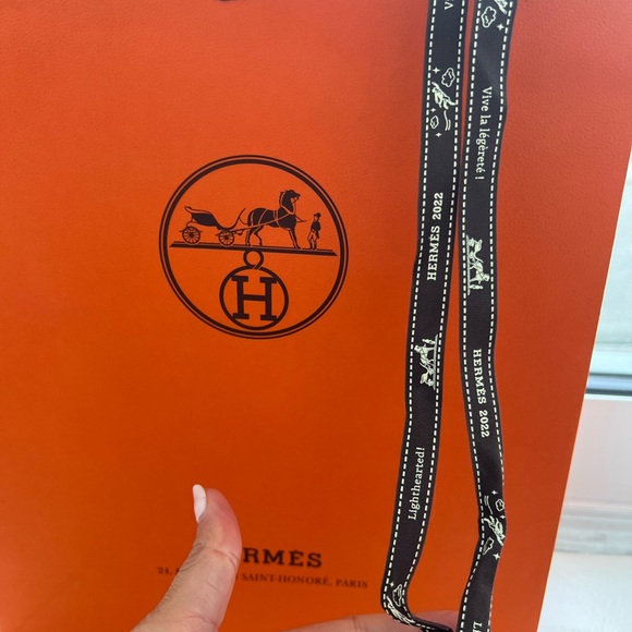 Hermes Shopping Bag & Ribbon - Picture 4 of 5